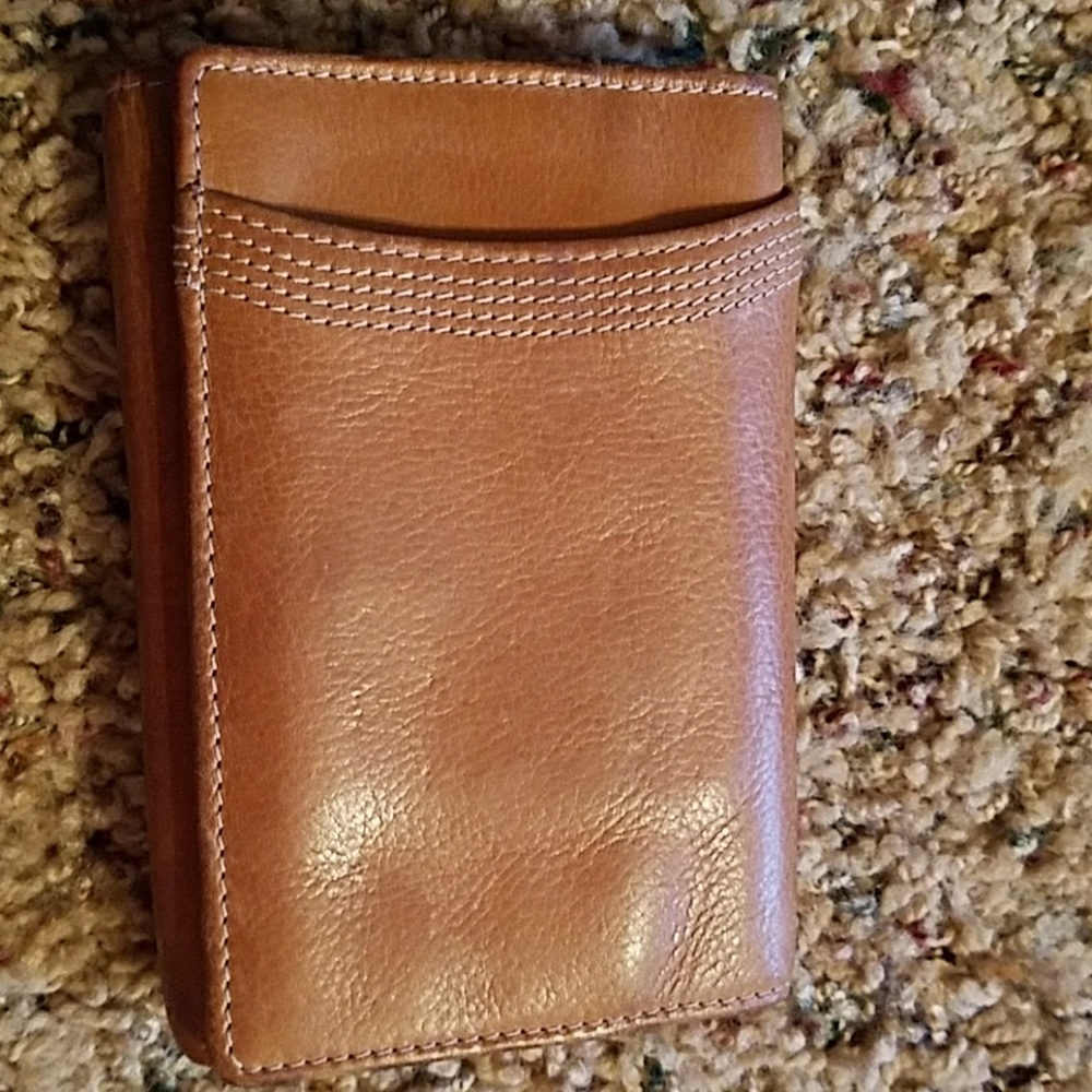 Relic Trifold Wallet Tan